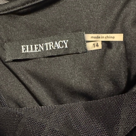 Women’s size 14, Ellen Tracy dress. Black with gold detail - Picture 7 of 7